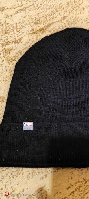 Vând căciulă napapirji