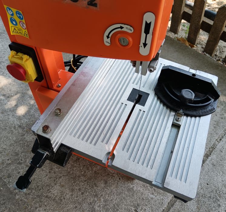 Banzic, fierăstrău cu pânză circulară, ATIKA, cu accesoriile din poze, 250W