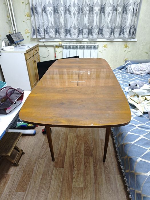 Продам румынский стол