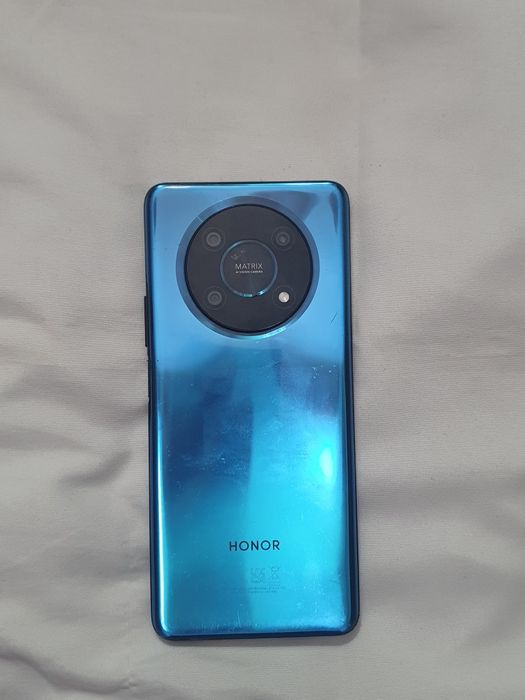 Honor  Magic  4 Lite.