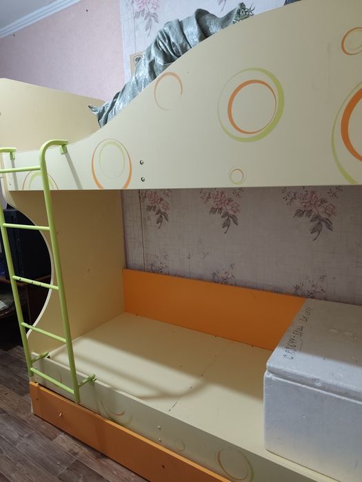 Кровать детская двухъярусная