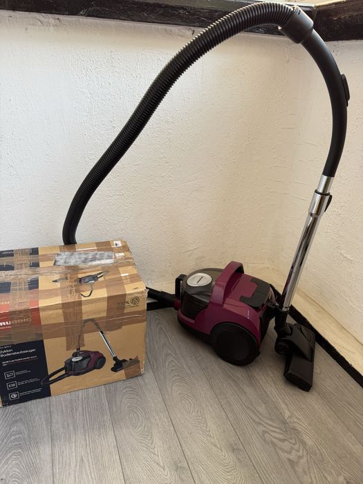Прахосмукачка без Торба Grundig VCC 3870 A 800W Мощна Циклонна!