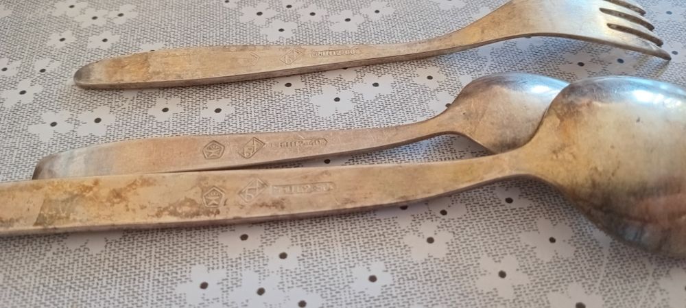 Продам столовые приборы