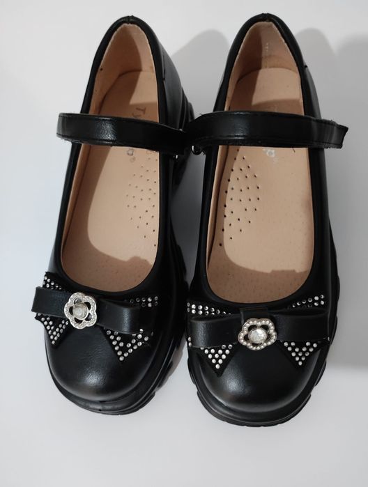 Продам две пары туфель