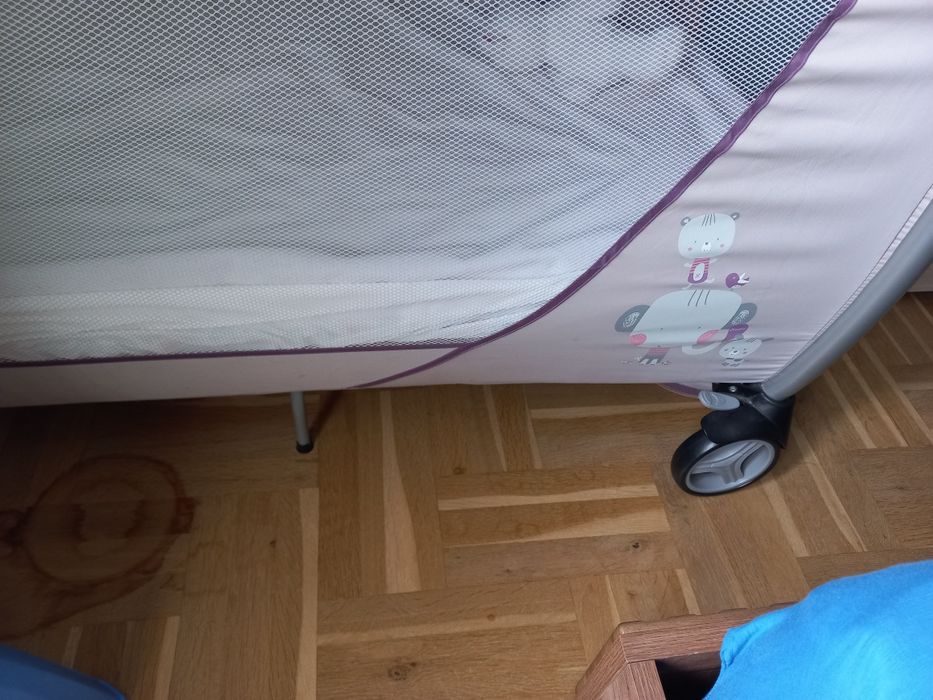 Сгъваема бебешка кошара