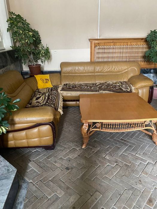 Уголок кожанный б/у