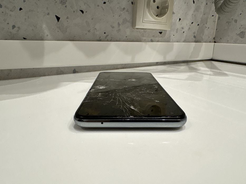 Oppo reno5 lite разбитый