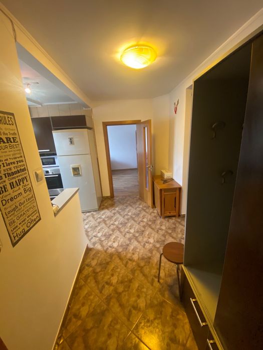 Apartament 4 camere zona 1 Decembrie -strada Fetesti