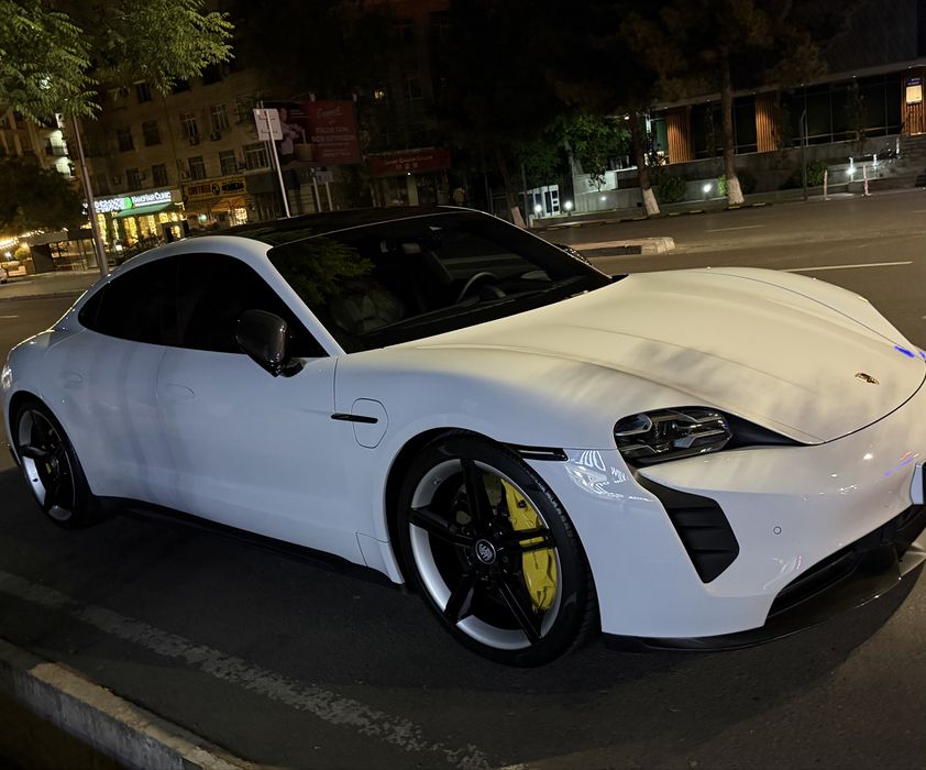 Продается Porsche taycan turbo s