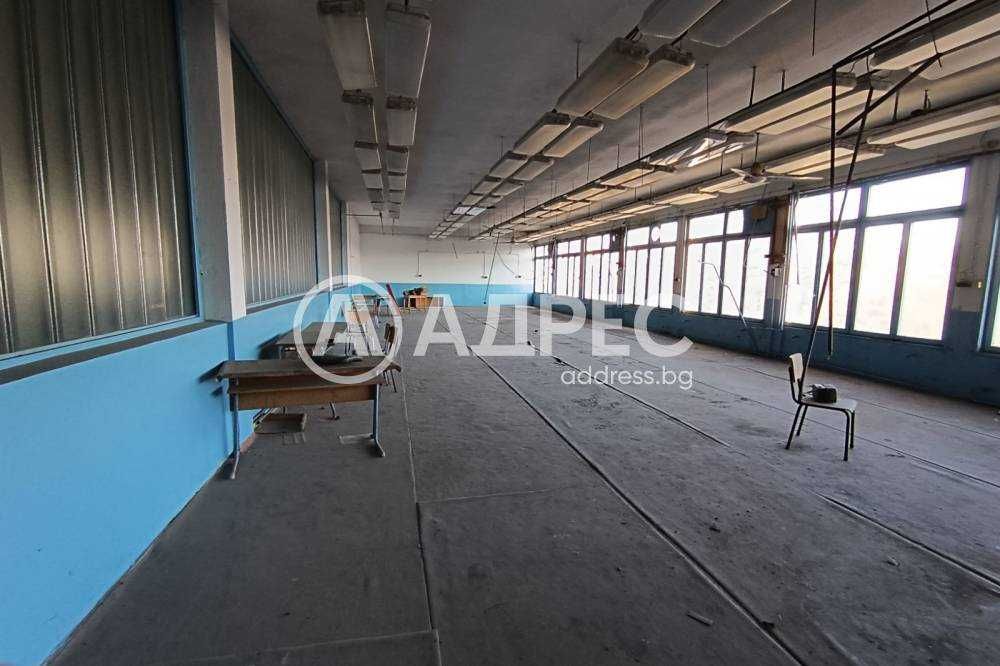 Продава се Промишлена сграда в Разград, Център - 2630 кв.м за 137 €/кв.м - Снимка #5