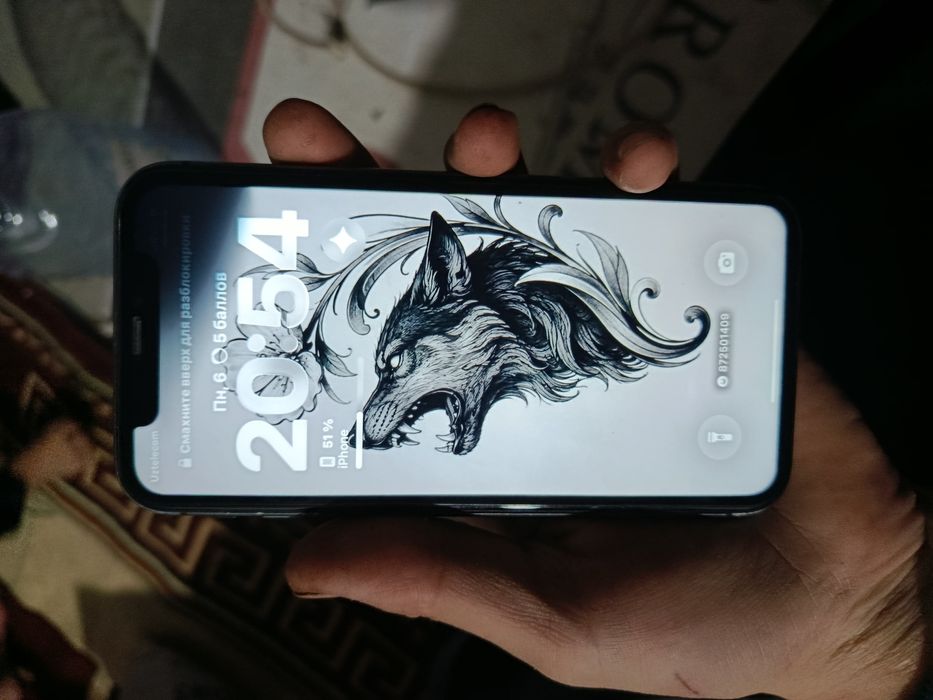 Iphone 11 sotiladi 64/77 ekranda qora dogʻibor boshqa aybi yoʻq narxi