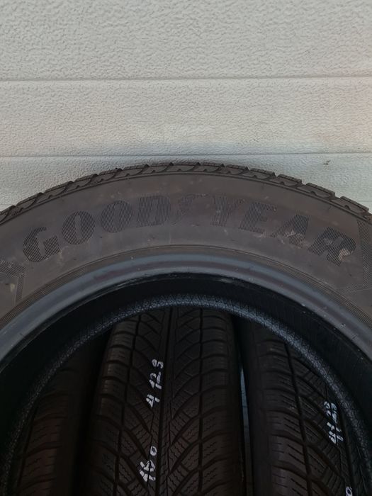 Зимни гуми 4 броя. GOODYEAR UltraGrip8 205 65 R16 дот 4123