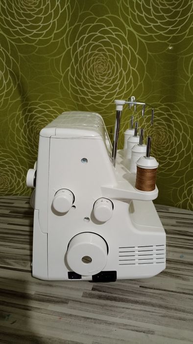 Продам оверлок в отличном состоянии