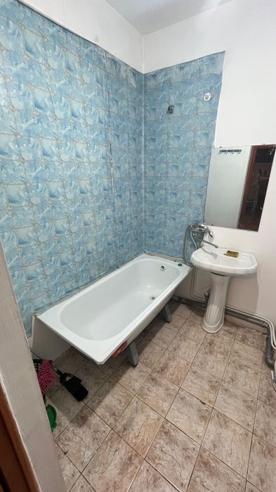 1к мкр Аэропорт 40кв 8/9 этаж