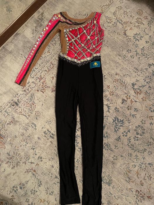 Продам гимнастический купальник