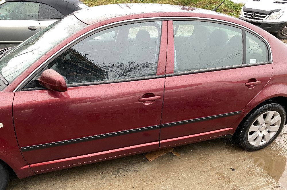 Usa Fata Stanga Dreapta Spate Stanga Dreapta Skoda Superb