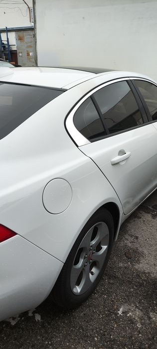 Продавам спортен автомобил Ягуар ХЕ