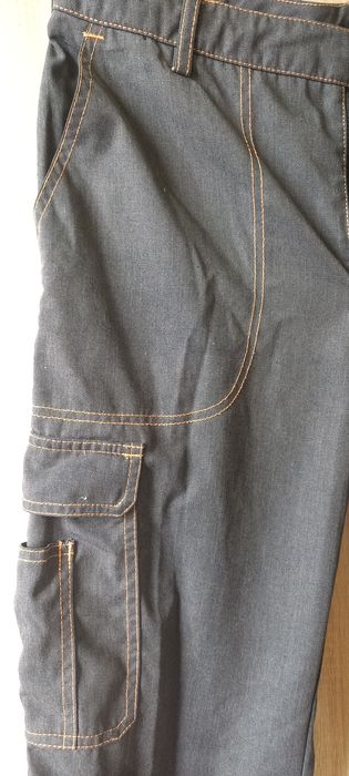 Два мъжки панталона