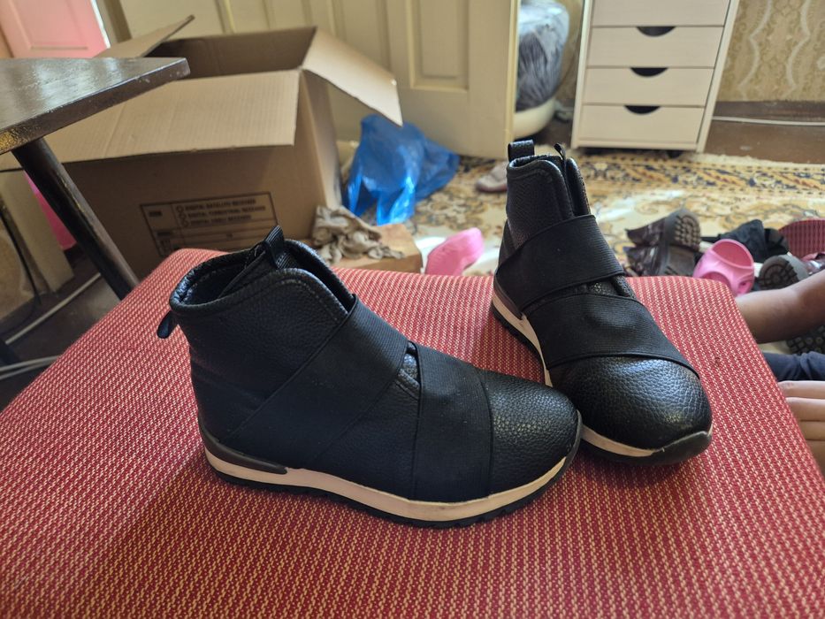 Детски боли, аптеки, маратонки