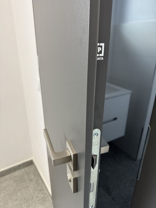 Usa interior Porta Doors noua, completa (cu broasca si manere)