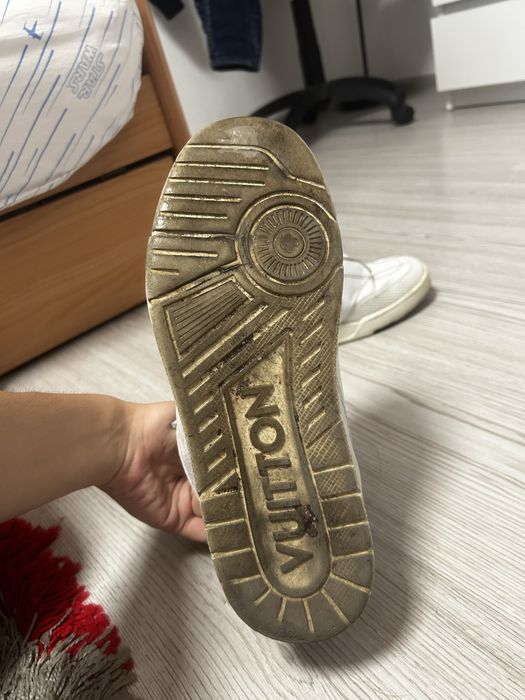 lv skates.
