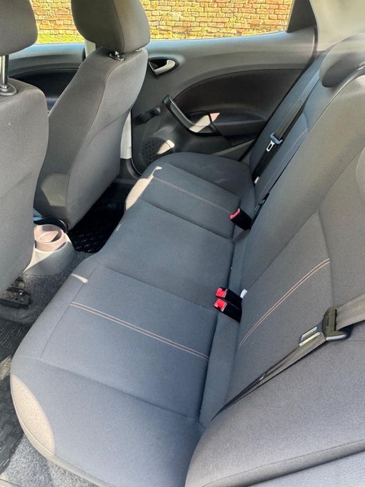 Seat  Ibiza  1.2  benzina  2012