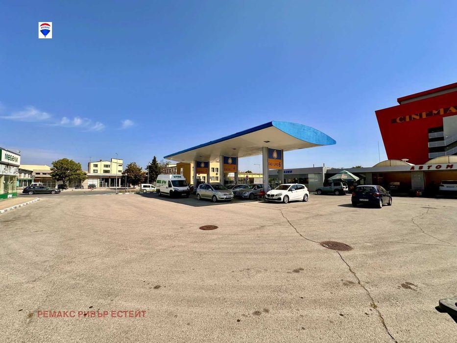 Дава се под наем Промишлена сграда в Русе, Здравец Изток - 2000 кв.м за 4090 € - Снимка #1