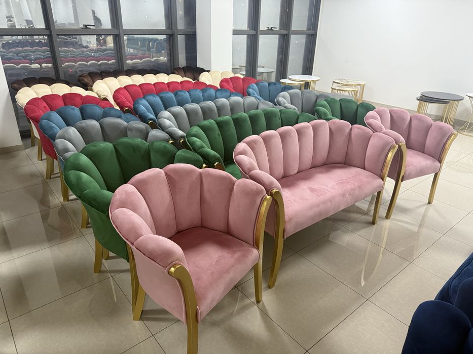 Ором в зал ожидания в любом количестве и в любой расцветки