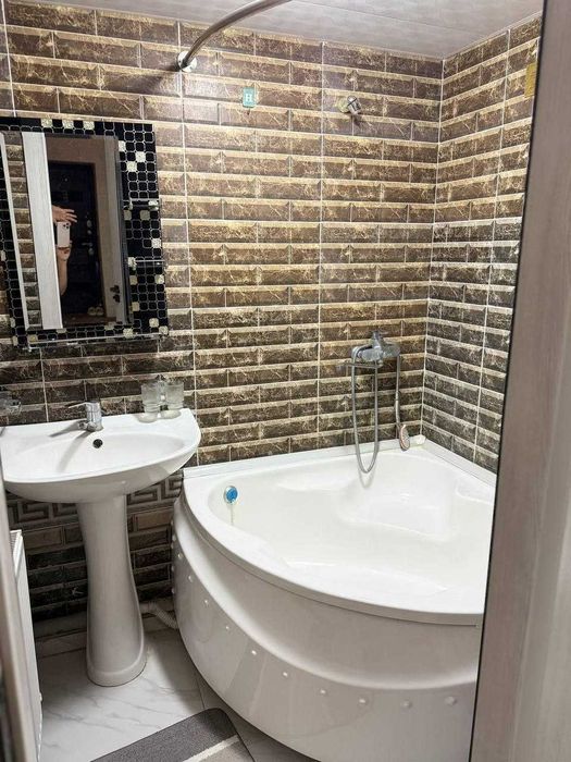 3 хоналик квартира 2 кават кирпичный дом, шарк 2, корзинка