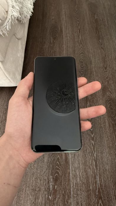 Honor 90 в идеальном состоянии