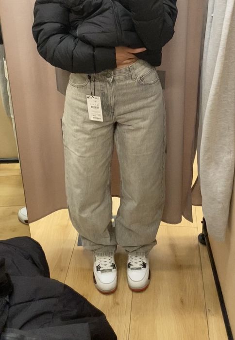 Серые джинсы от Bershka. S/M