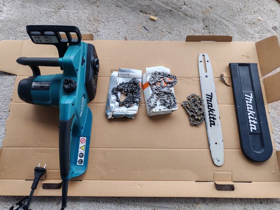 Електрическа резачка за дърва Makita UC3541A