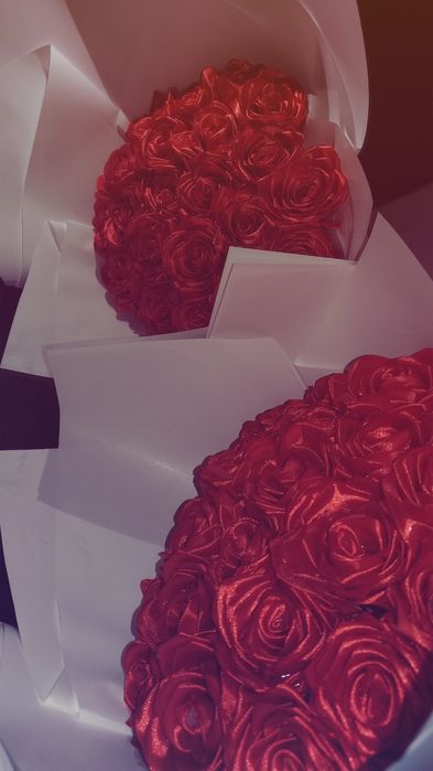 атласные розы, с блёстками и без