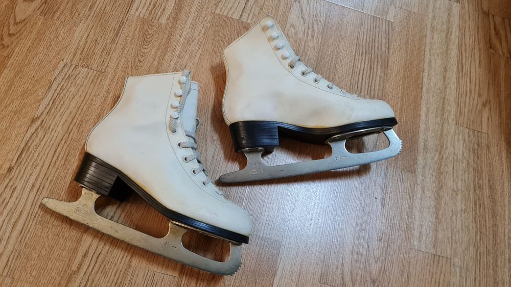 Коньки  37 размер