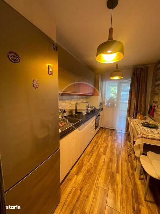 Apartament cu 3 camere de închiriat în zona Piata Cluj-Sibiu