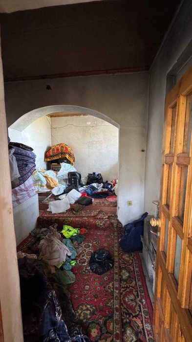 6 sotiq 2 etajli( yashasa bo'ladi) yana 2 sotiqni qo'shib olsa boladi