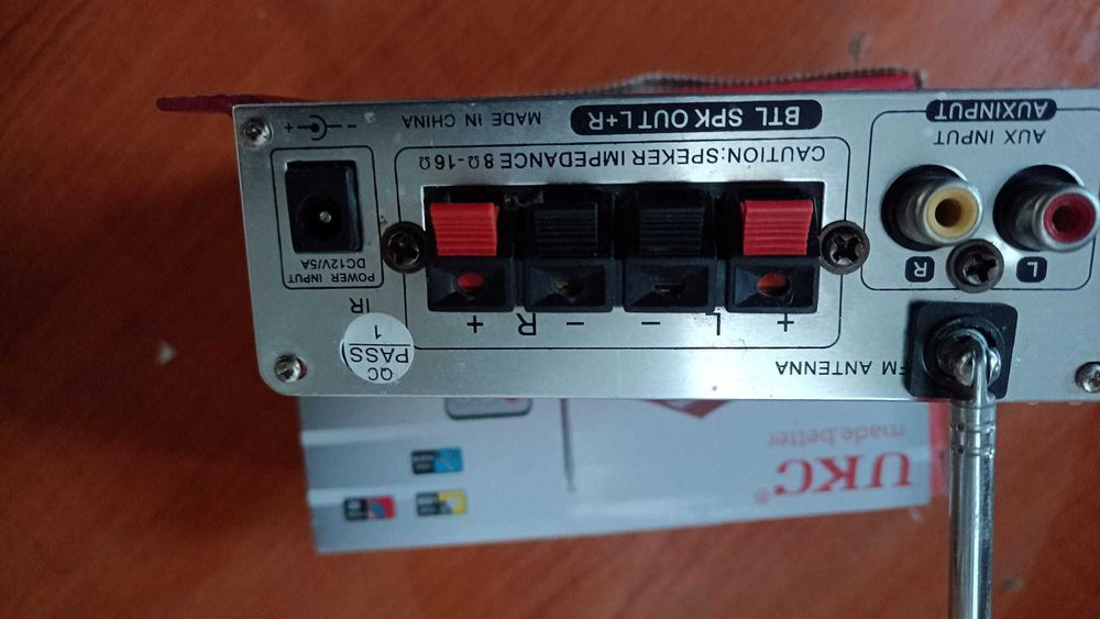 convertor profesional tensiune de la 230 la 110 V 200Watt