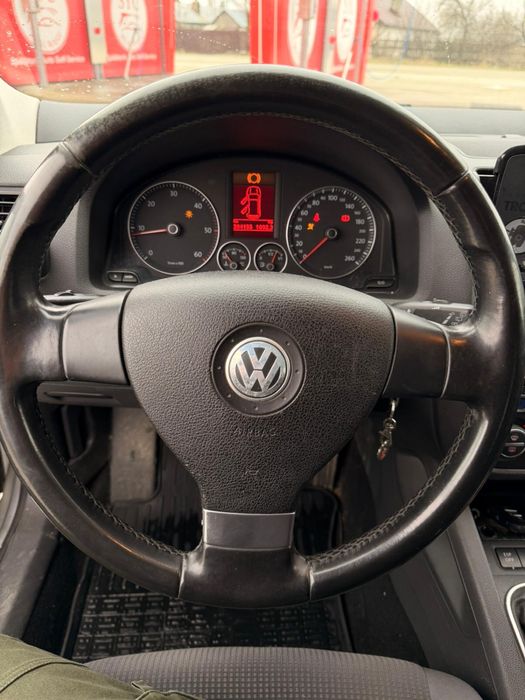 Vând Volkswagen Golf V Variant 1.9 TDI 105 CP – întreținut, proprietar