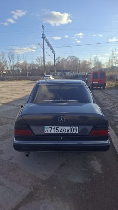 Mercedes 124 2.3