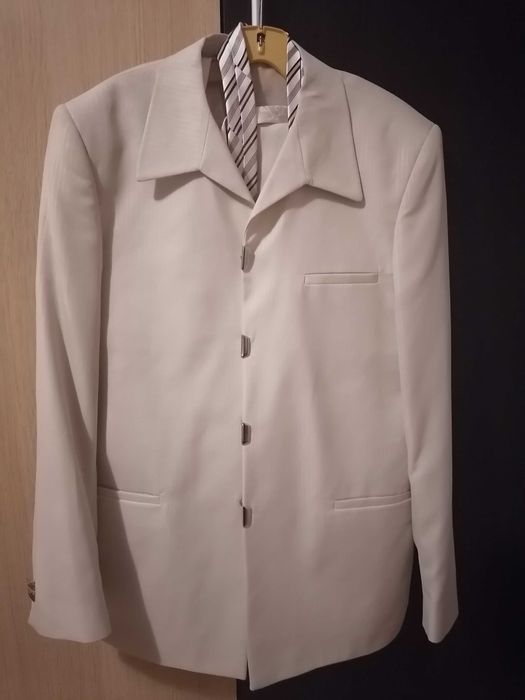 Мъжки костюм размер М