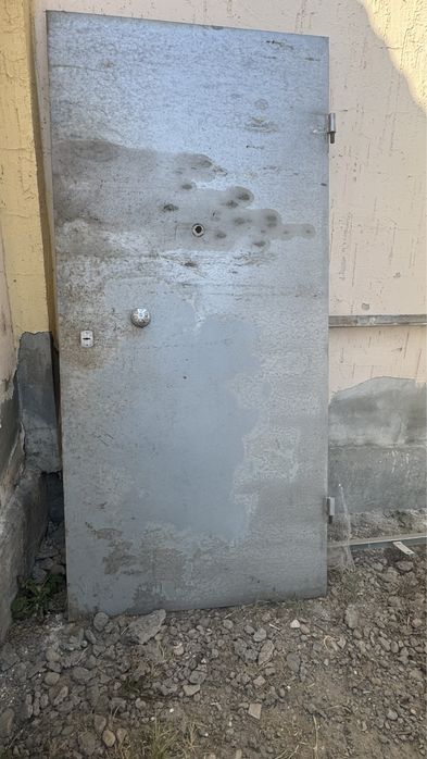 Дверь металлический входной
