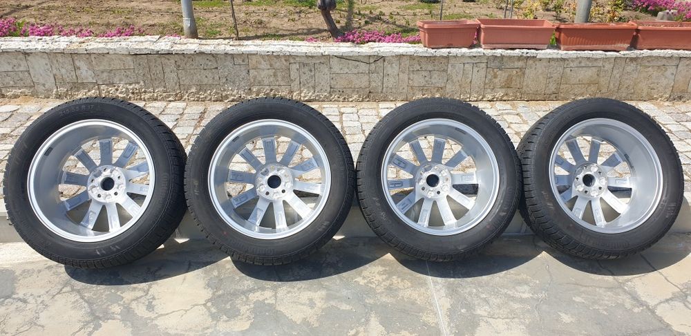 Оригинални лети джанти 17 цола 5х112 от Пасат В8.