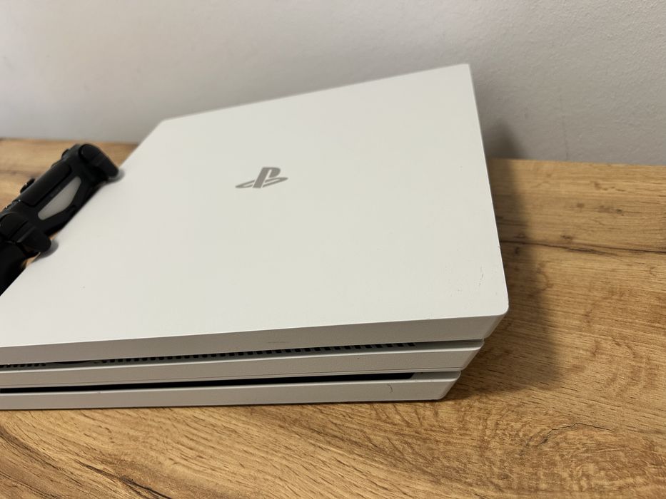 Consolă PlayStation 4 Pro 2Tb!! 750 Ron