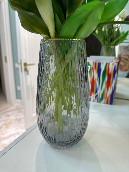 Продаю искусственные цветы и шикарную вазу (композиция)