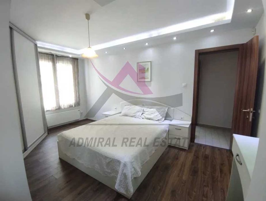 Дава се под наем Тристаен апартамент в Варна, Център - 97 кв.м за 650 € - Снимка #2