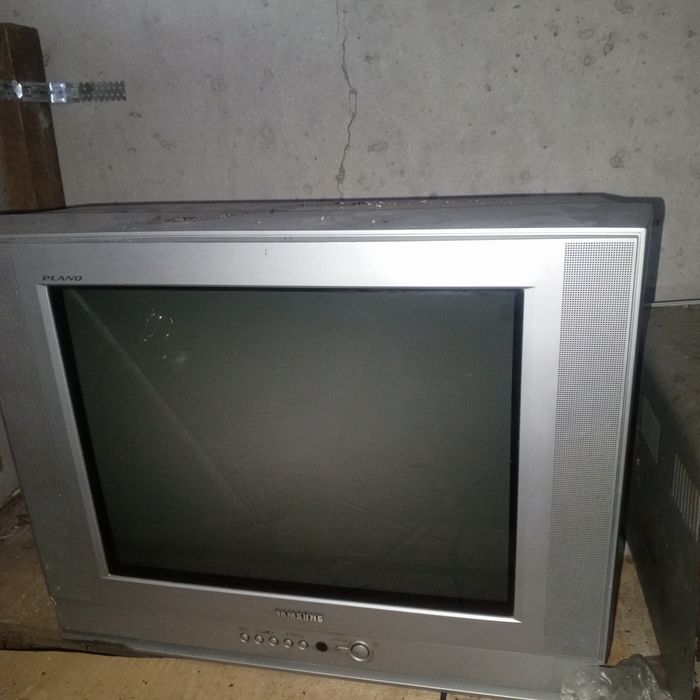 Телевизор samsung в рабочем состоянии