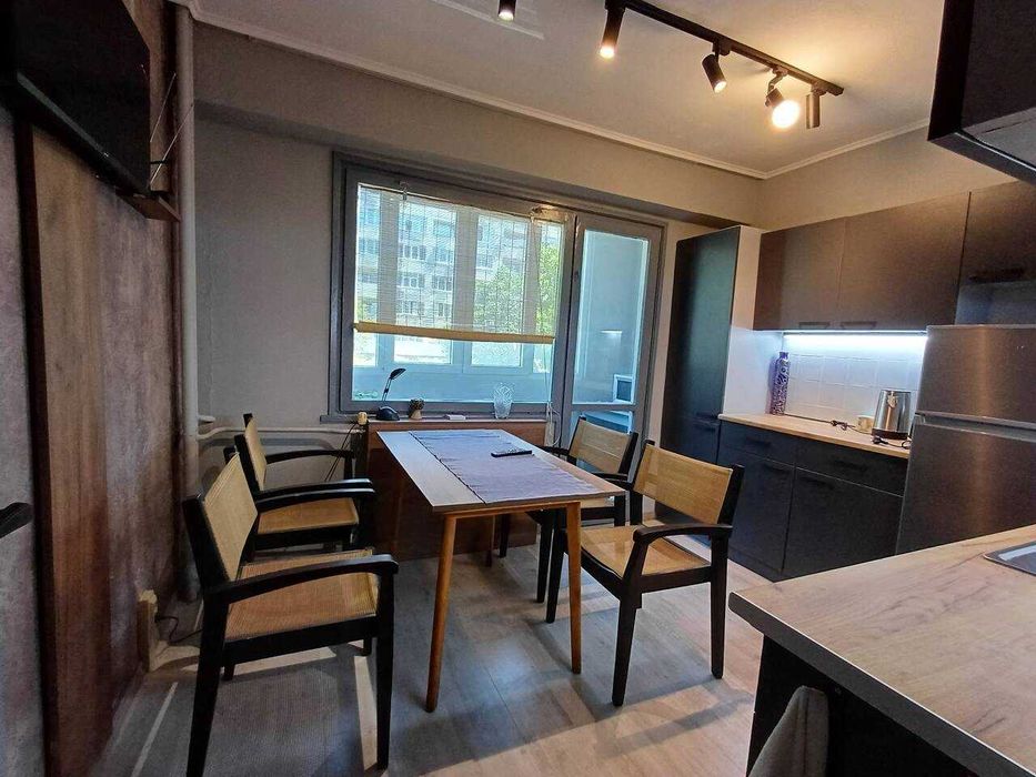 Дава се под наем Двустаен апартамент в Бургас, Славейков - 65 кв.м за 407.49 € - Снимка #1