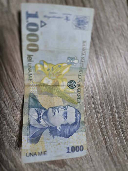 Vând  colecție de banconote vechi romanești