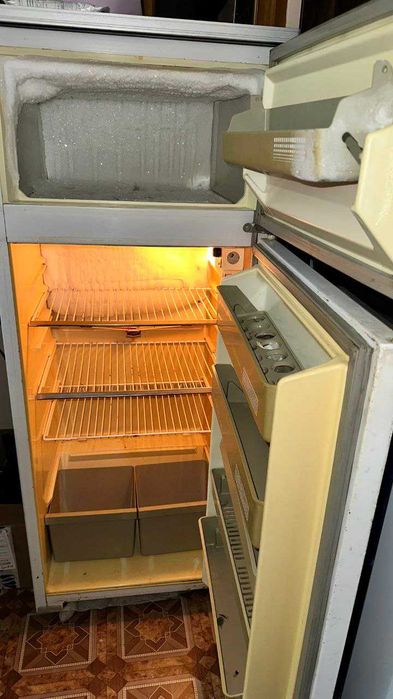 МИНСК  Холодильник