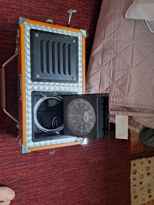 Radio alarm clock retro